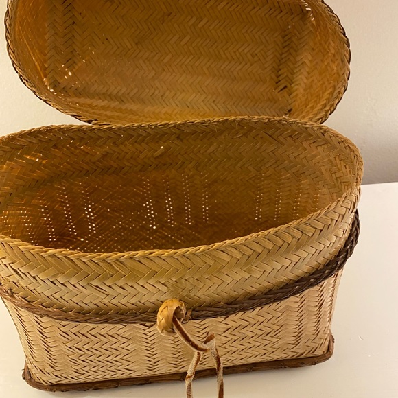 Vintage Basket Unique Tote - Picture 7 of 8